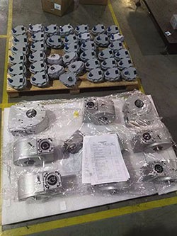 半導體專用減速機，蝸輪減速機，蝸桿減速機，減速機廠家，芯片設備專用減速機，翻轉機構減速機，定制款減速機2.jpg